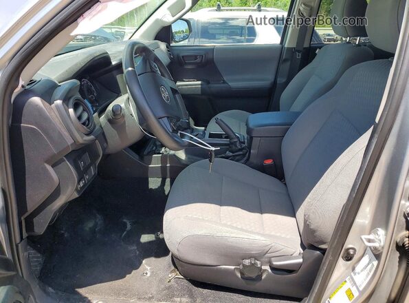 3TMCZ5AN2NM463367 2022 TOYOTA TACOMA Серебряный Вид салона спереди