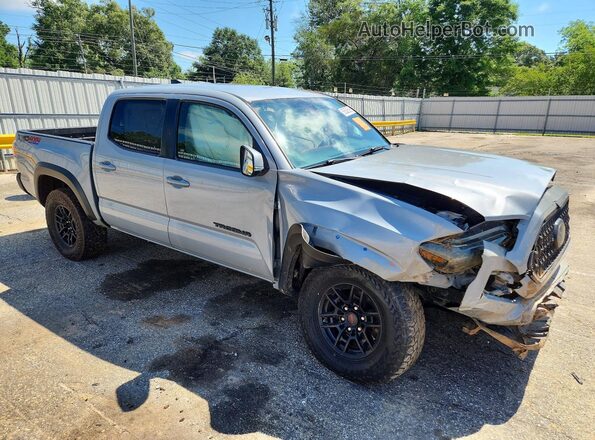 3TMCZ5AN3JM152606 2018 TOYOTA TACOMA Серый Передняя правая четверть