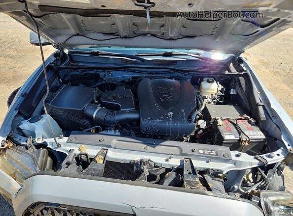 3TMCZ5AN3JM152606 2018 TOYOTA TACOMA Серый Вид задней части салона
