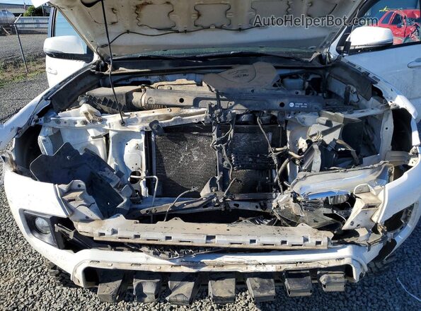 3TMCZ5AN3JM186884 2018 TOYOTA TACOMA Белый Вид задней части салона