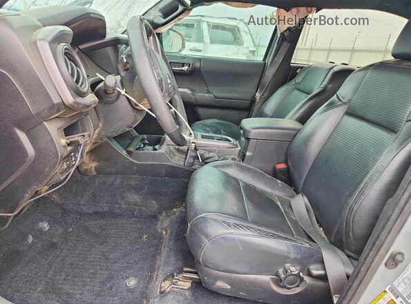3TMCZ5AN3KM278028 2019 TOYOTA TACOMA Gray Widok wnętrza z przodu