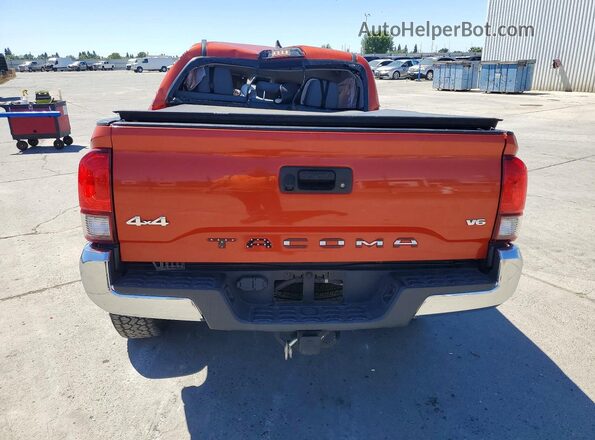 3TMCZ5AN4JM129822 2018 TOYOTA TACOMA Orange Vista trasera