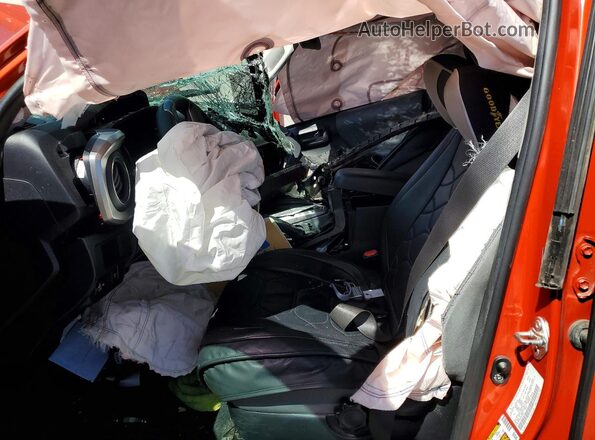 3TMCZ5AN4JM129822 2018 TOYOTA TACOMA Orange Vista interior delantera