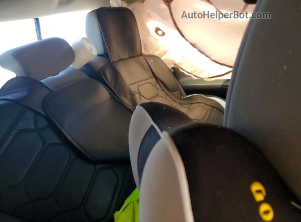3TMCZ5AN4JM129822 2018 TOYOTA TACOMA Orange Vista de los asientos traseros
