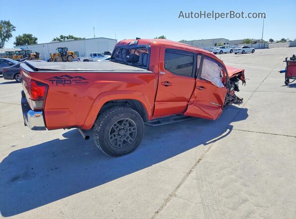 3TMCZ5AN4JM129822 2018 TOYOTA TACOMA Orange Trasero derecho