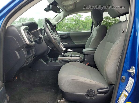 3TMCZ5AN4JM136009 2018 TOYOTA TACOMA Blue წინა სალონის ხედი