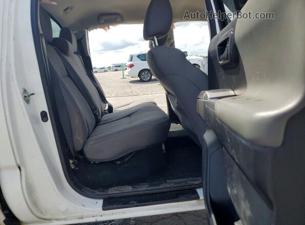 3TMCZ5AN4JM185159 2018 TOYOTA TACOMA White Вид задніх сидінь