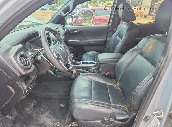 3TMCZ5AN4KM255695 2019 TOYOTA TACOMA Gray Front interior view
