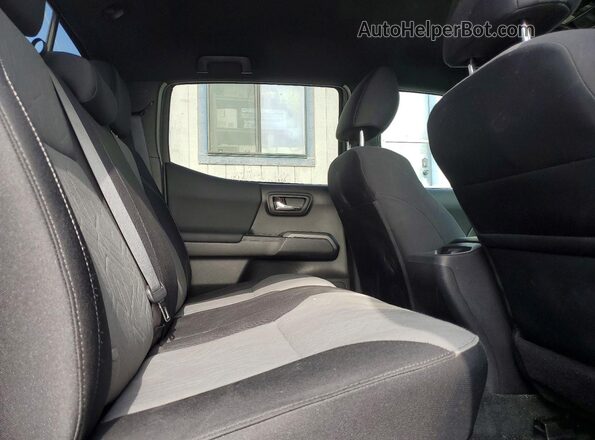 3TMCZ5AN4PM567586 2023 TOYOTA TACOMA Silver Вид задніх сидінь