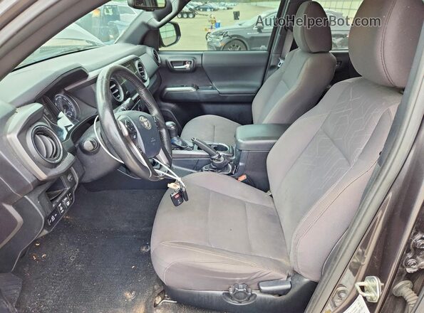 3TMCZ5AN5HM079863 2017 TOYOTA TACOMA Gray Вид салону спереду