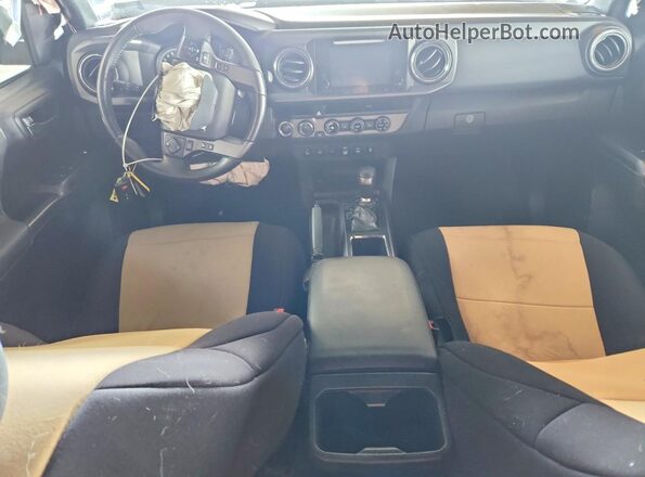 3TMCZ5AN5JM163770 2018 TOYOTA TACOMA Cream Widok deski rozdzielczej