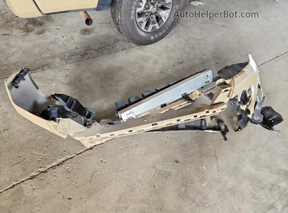 3TMCZ5AN5JM163770 2018 TOYOTA TACOMA Cream Widok komory silnika