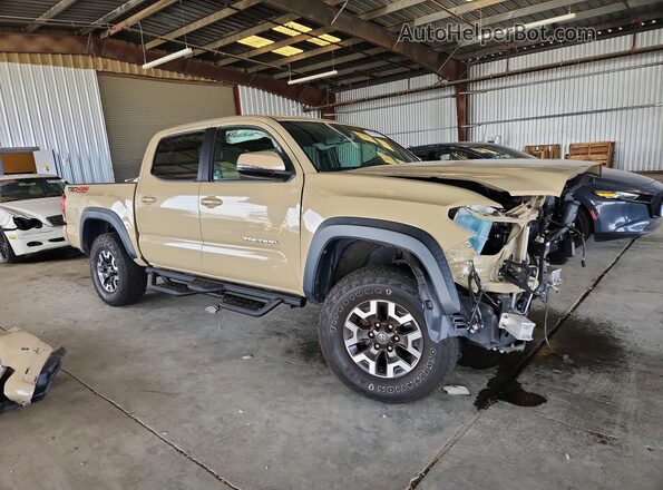 3TMCZ5AN5JM163770 2018 TOYOTA TACOMA Cream Przód prawy