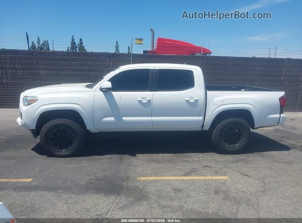 3TMCZ5AN5JM186434 2018 TOYOTA TACOMA White 360 interior view