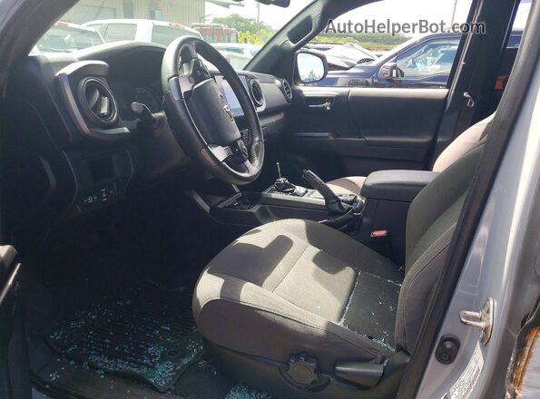 3TMCZ5AN5KM239666 2019 TOYOTA TACOMA Gray Widok wnętrza z przodu