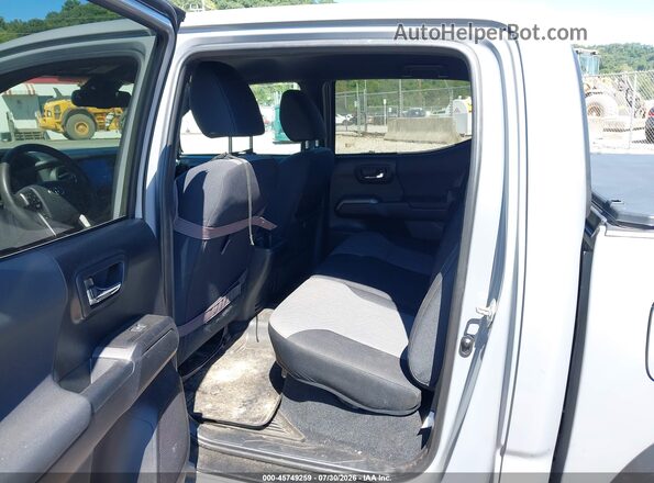 3TMCZ5AN5LM349294 2020 TOYOTA TACOMA Gray Widok naklejki z numerem VIN