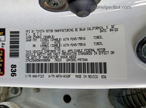 3TMCZ5AN5NM498050 2022 TOYOTA TACOMA White ძრავის განყოფილების ხედი