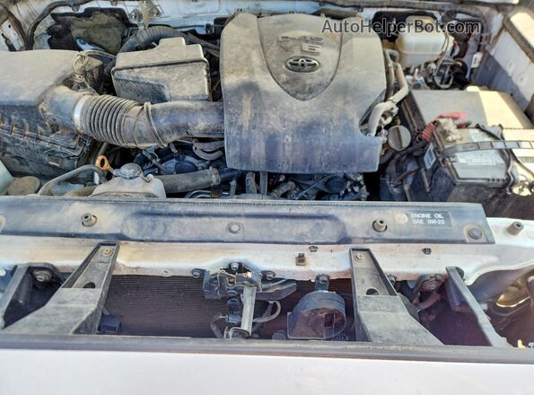 3TMCZ5AN6HM088135 2017 TOYOTA TACOMA White Rear interior view
