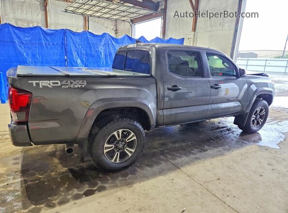 3TMCZ5AN6JM168217 2018 TOYOTA TACOMA Charcoal Задня права чверть