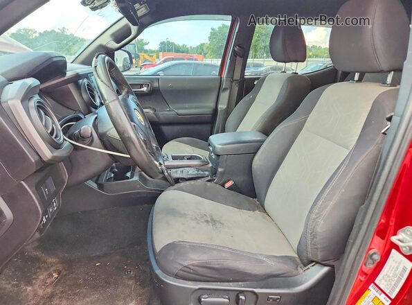 3TMCZ5AN6NM458043 2022 TOYOTA TACOMA Red Вид салону спереду
