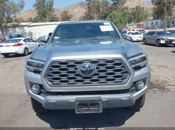 3TMCZ5AN6PM545010 2023 TOYOTA TACOMA Silver Vista interior trasera