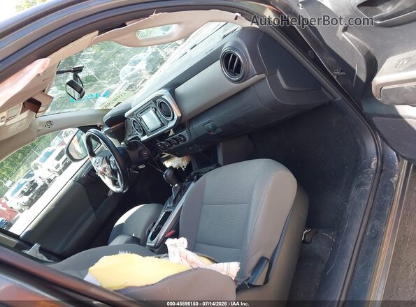 3TMCZ5AN7HM084577 2017 TOYOTA TACOMA Gray წინა სალონის ხედი