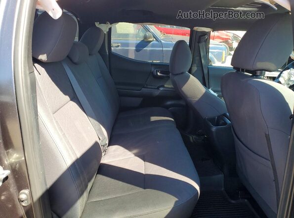 3TMCZ5AN7HM098818 2017 TOYOTA TACOMA Gray Vista de los asientos traseros