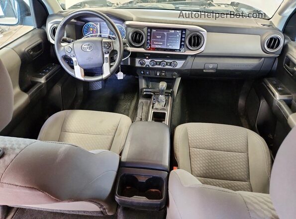 3TMCZ5AN7LM303031 2020 TOYOTA TACOMA Серебряный Вид панели приборов