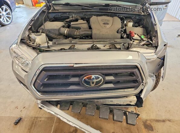 3TMCZ5AN7LM303031 2020 TOYOTA TACOMA Серебряный Вид задней части салона