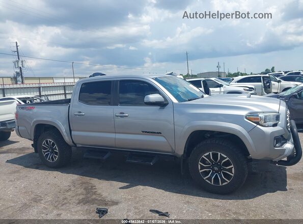 3TMCZ5AN7LM333453 2020 TOYOTA TACOMA Серебряный Вид задней части салона