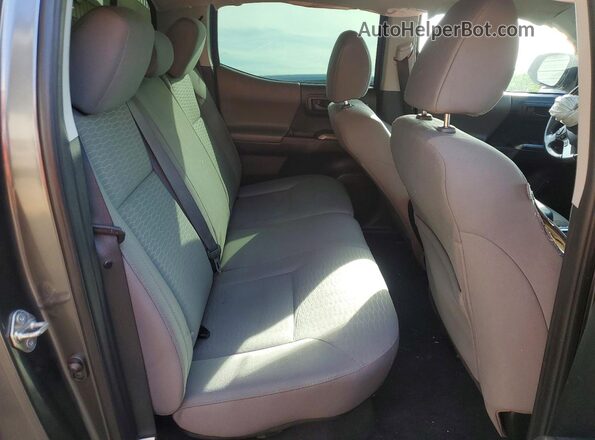 3TMCZ5AN8HM045951 2017 TOYOTA TACOMA Gray Vista de los asientos traseros