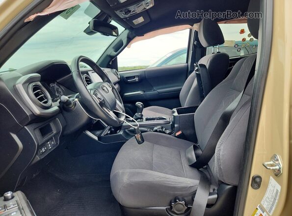 3TMCZ5AN8JM144498 2018 TOYOTA TACOMA Beige წინა სალონის ხედი