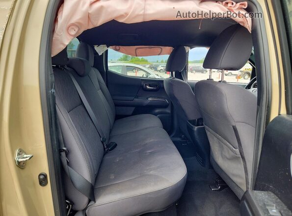 3TMCZ5AN8JM144498 2018 TOYOTA TACOMA Beige უკანა სავარძლების ხედი