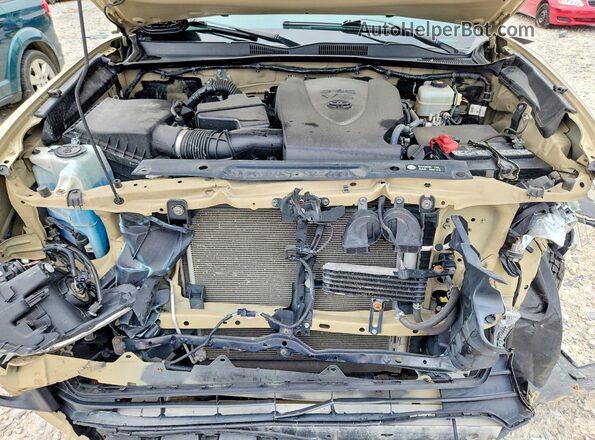 3TMCZ5AN8JM144498 2018 TOYOTA TACOMA Beige უკანა სალონის ხედი