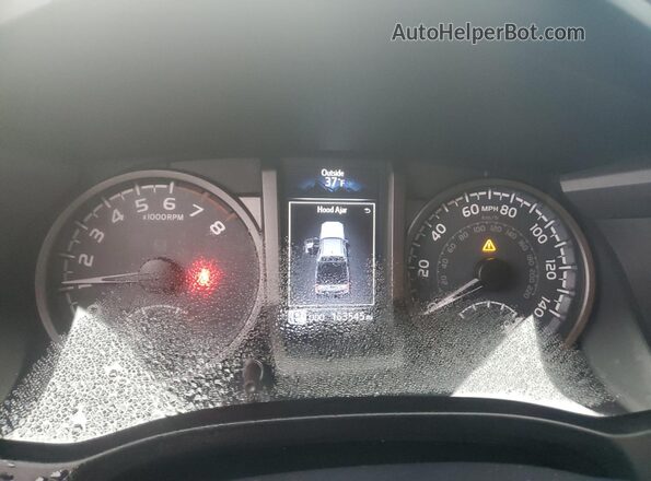 3TMCZ5AN8JM149815 2018 TOYOTA TACOMA White Widok zestawu wskaźników