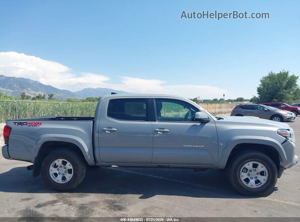3TMCZ5AN8JM163102 2018 TOYOTA TACOMA Gray Rear interior view