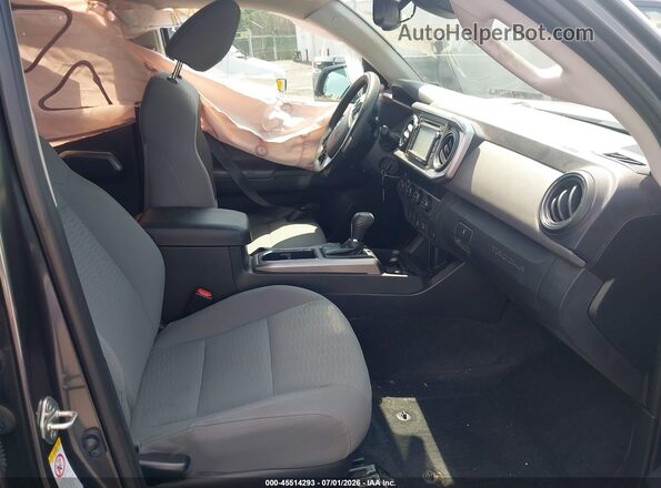 3TMCZ5AN8KM285010 2019 TOYOTA TACOMA Gray Widok wnętrza z przodu