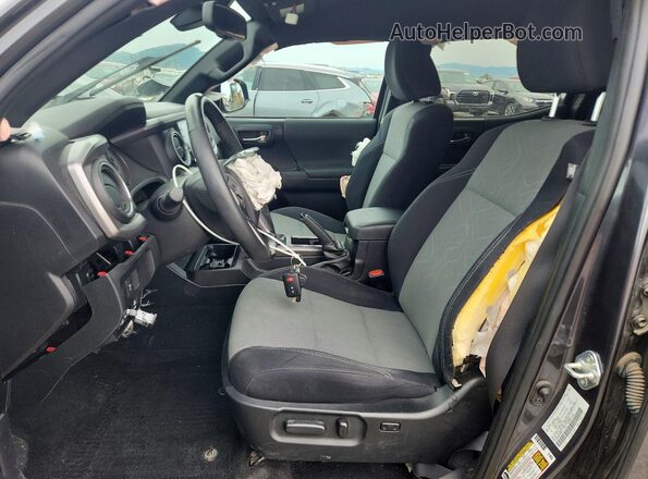 3TMCZ5AN8MM388687 2021 TOYOTA TACOMA Gray Vista interior delantera