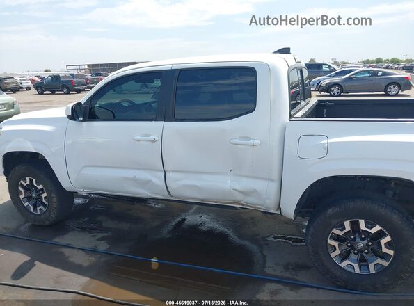 3TMCZ5AN9JM148897 2018 TOYOTA TACOMA White Widok wnętrza 360 stopni