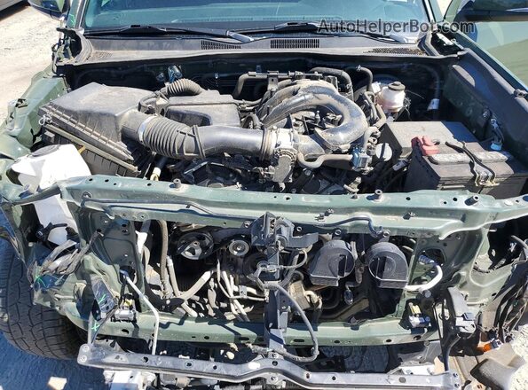 3TMCZ5AN9NM456352 2022 TOYOTA TACOMA Green Vista interior trasera
