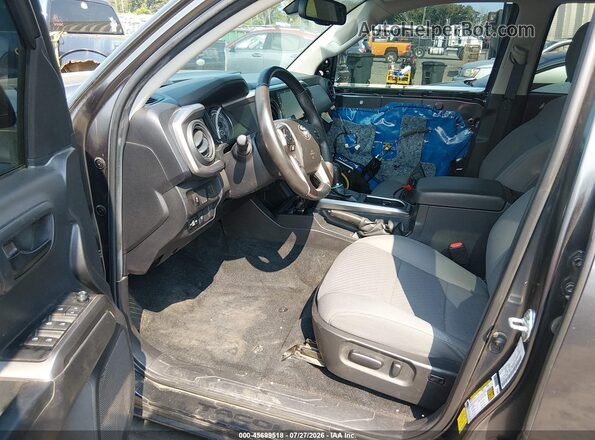 3TMDZ5BN2NM139368 2022 TOYOTA TACOMA Gray Vista interior delantera