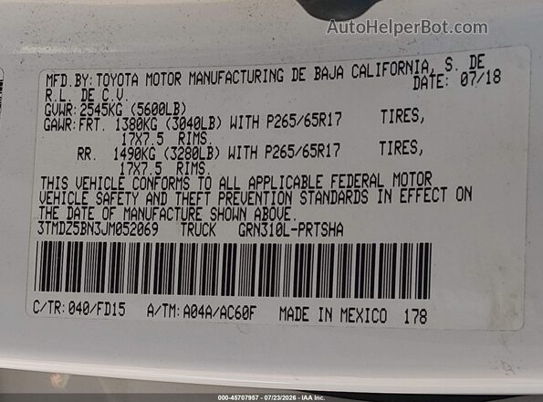 3TMDZ5BN3JM052069 2018 TOYOTA TACOMA White ძრავის განყოფილების ხედი