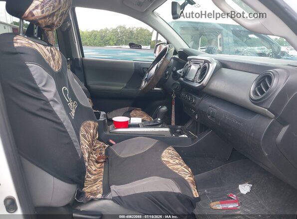 3TMDZ5BN5HM032254 2017 TOYOTA TACOMA White Widok wnętrza z przodu