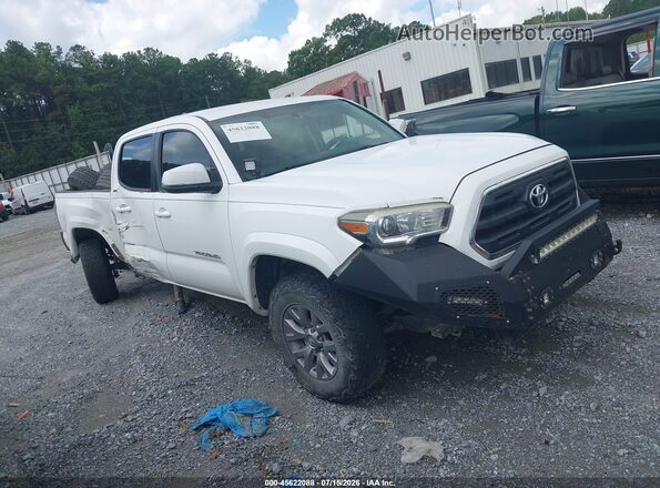 3TMDZ5BN5HM032254 2017 TOYOTA TACOMA White Widok wnętrza z tyłu