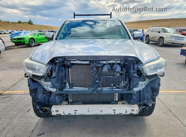 3TMDZ5BN6HM019870 2017 TOYOTA TACOMA Silver Widok z przodu