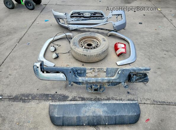 3TMDZ5BN6HM019870 2017 TOYOTA TACOMA Silver Widok komory silnika