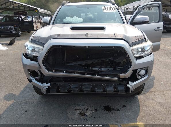 3TMDZ5BN7HM029615 2017 TOYOTA TACOMA Silver Front view