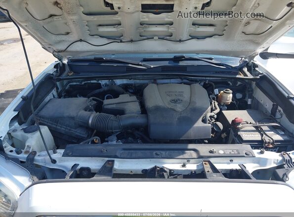 3TMDZ5BNXJM042459 2018 TOYOTA TACOMA White Rear view