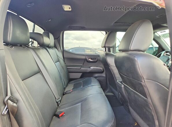 3TMEZ5CN2JM071442 2018 TOYOTA TACOMA Black Widok tylnych siedzeń
