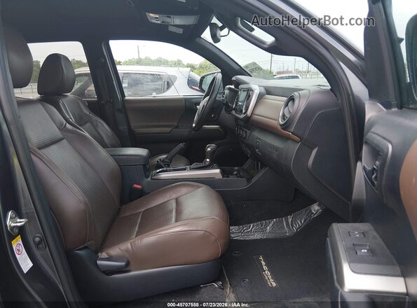 3TMEZ5CN6KM093686 2019 TOYOTA TACOMA Gray Вид салону спереду